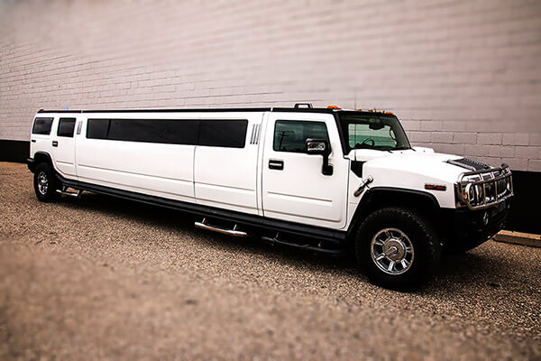 limo and party bus service in Milwaukee